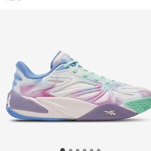 Reebok Unisex Angel Reese 1 Athletic Sneakers size M6.5 W8